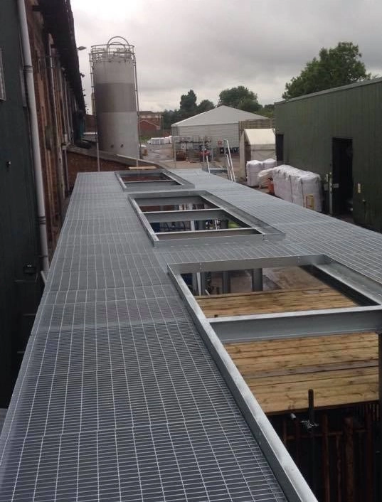 External steel service platforms